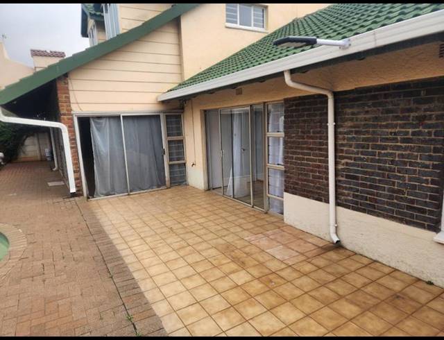 2 BEDROOM PROPERTY TO RENT IN GERMISTON CENTRAL